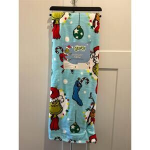 Grinch Oversized Throw / Blanket - Grinch in Stars - NWT